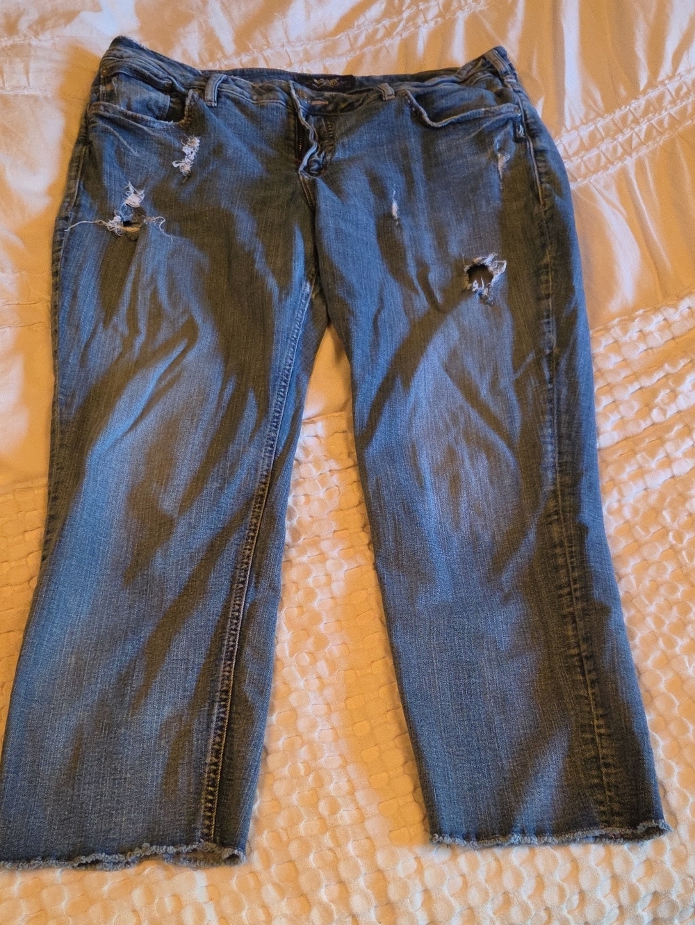 Silver Jeans Women's Blue Distressed Ankle Crop Jeans